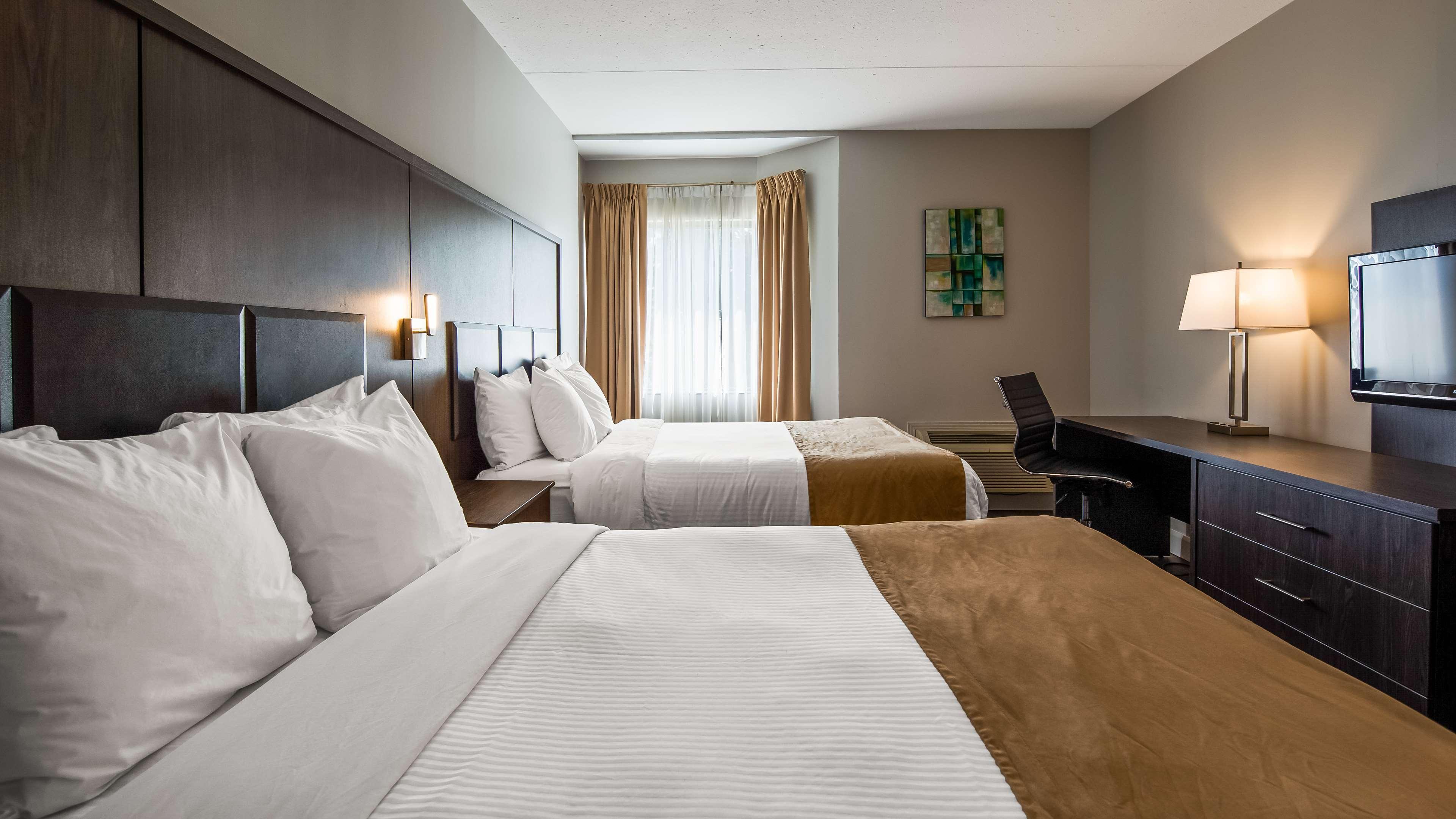 Hotel Western Laval-montreal & Conference Centre 3*