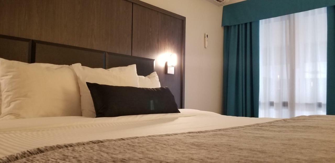 Western Laval-montreal & Conference Centre Hotel 3*
