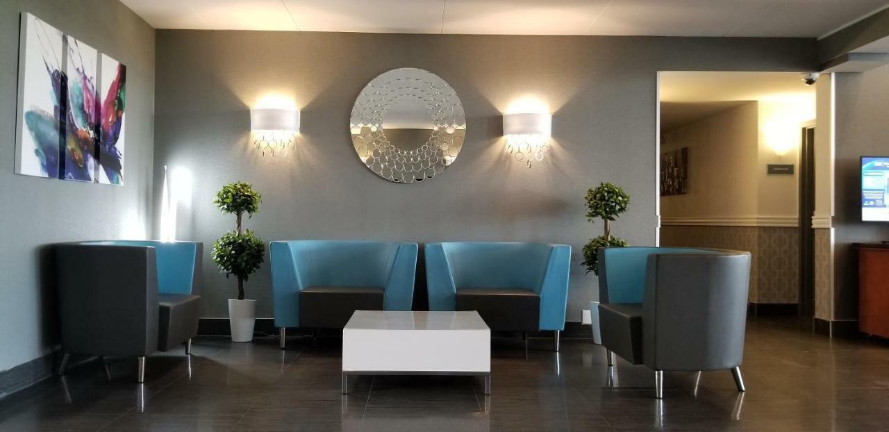 Western Laval-montreal & Conference Centre Laval