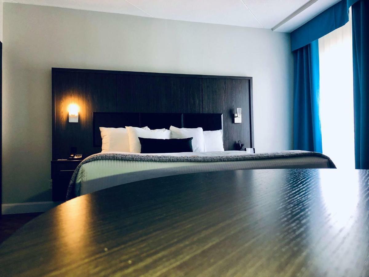 Western Laval-montreal & Conference Centre Hotel 3*